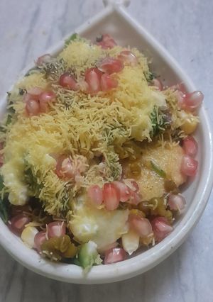 A picture of Barnyard Milet (Bhagar) Mung bean papadi chat.