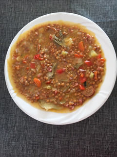 Una foto de Guiso de lentejas con chorizo y alcachofas🤪🤪🤪