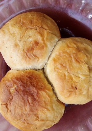 A picture of Bread roll without oven.