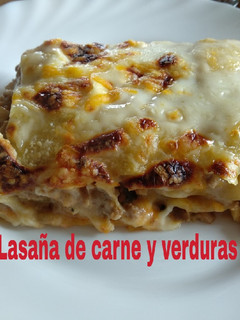 Una foto de Lasaña de carne y verduras