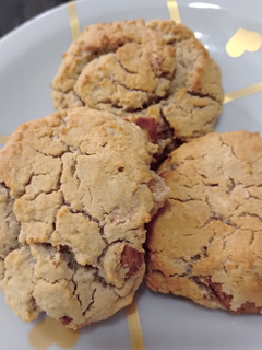 Una foto de Galletita de pera 🍐 sin tacc y lactosa