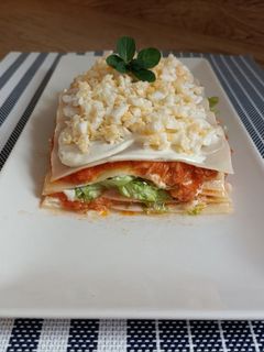 Una foto de Lasaña fría