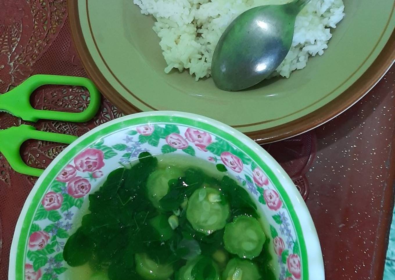 Sop daun kelor