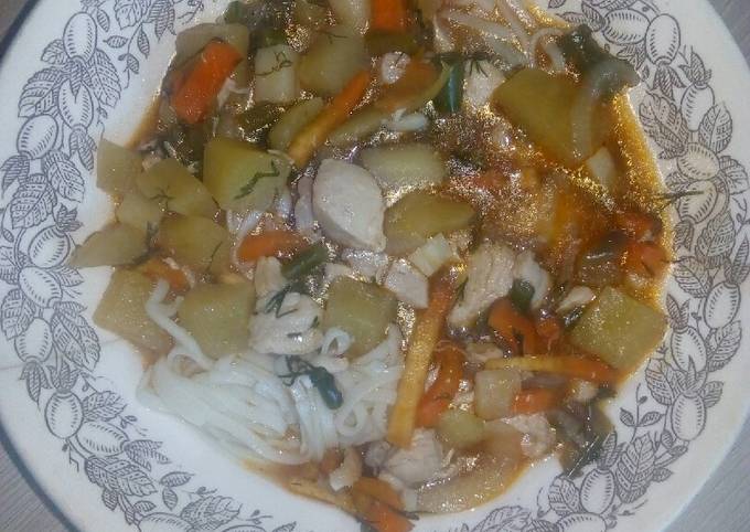 Сытный лагман из курицы