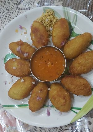 आलू पोहा कटलेट (aloo poha cutlet recipe in Hindi) रेसिपी मुख्य फोटो