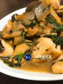 【家常菜】蕈菇奶油燒雞(15分鐘上菜) 的食譜成品照片