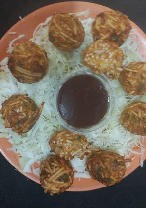 નુડલ્સ  ભજીયા (Noodles Bhajiya Recipe In Gujarati) રેસીપી મુખ્ય ફોટો