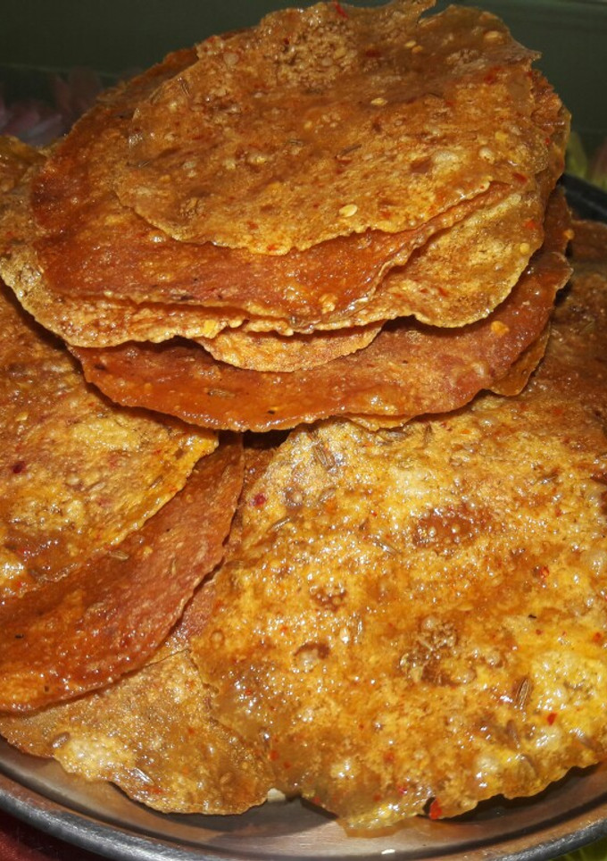 आलू के पापड़ (aloo ke papad recipe in Hindi) रेसिपी मुख्य फोटो