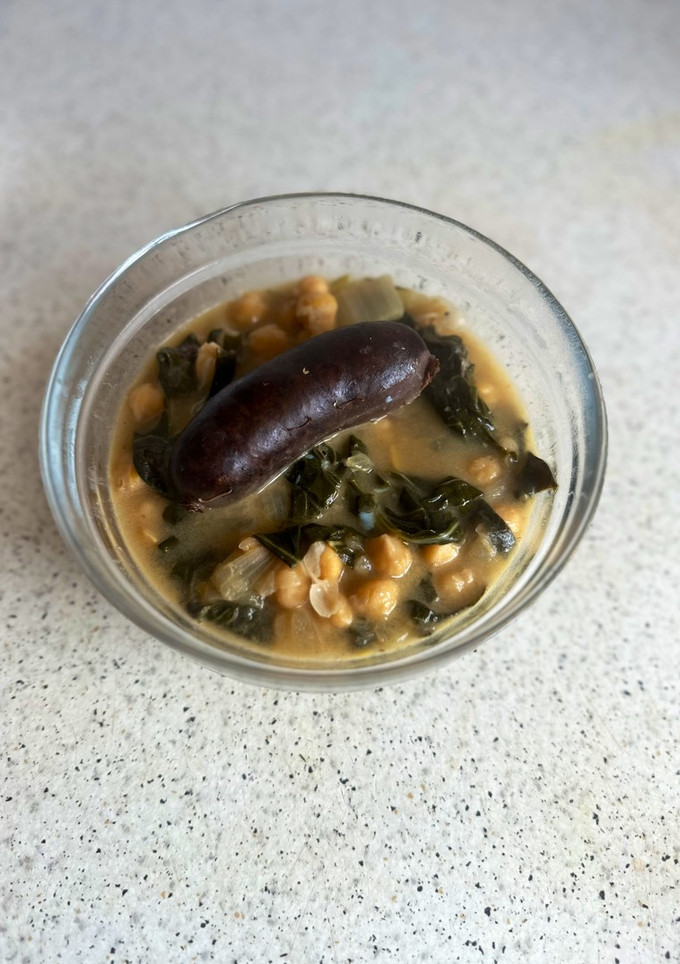 Una foto de Potaje de garbanzos con acelgas