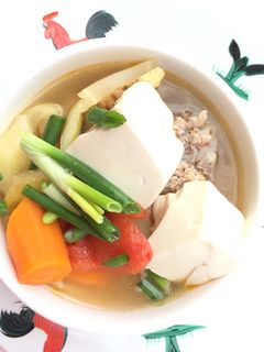 A picture of Salted Mustard Green And Tofu Pork Soup.