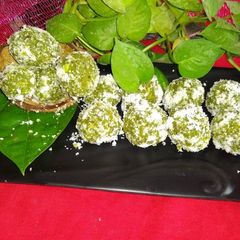 A picture of Betel leaf coconut gulkand ladoo.