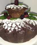 Pastel de chocolate y frutos rojos