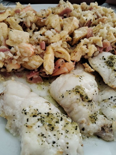 Una foto de Rosada o Lenguado a la plancha con arroz asiático airfryer y Thermomix