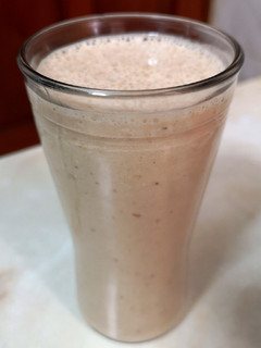 Una foto de Batido de plátano, avena y almendras