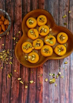 મેંગો પેંડા (Mango Penda Recipe In Gujarati) રેસીપી મુખ્ય ફોટો