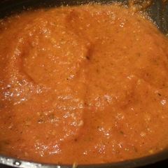A picture of Marinara sauce for pasta.