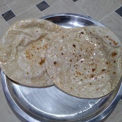 A picture of Atte ki roti gol gol.