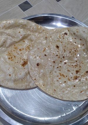 A picture of Atte ki roti gol gol.