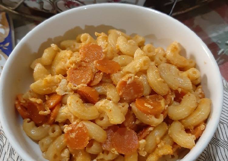Makaroni telur sosis