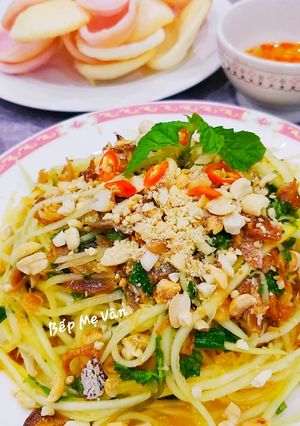Hình của món Gỏi đu đủ khô cá chỉ vàng món ăn Việt Nam.