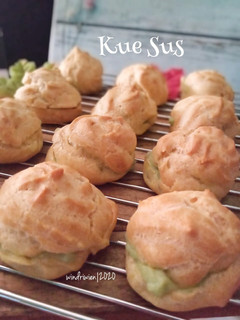 Foto resep Kue Sus/Soes Vla Matcha (Kulit Kokoh Tanpa Mixer)