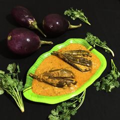 A picture of Egg Plant Curry.