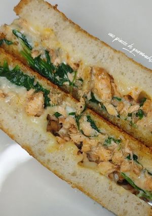 Une photo de Croque saumon épinards mascarpone