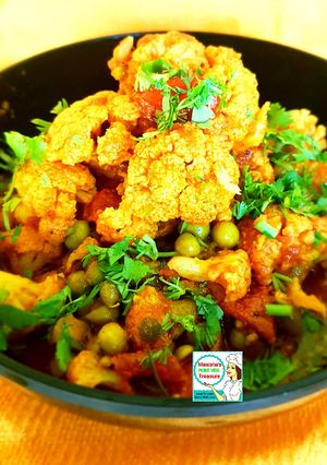 A picture of Gobhi Matar Tamatar Swadisht Sabzi.