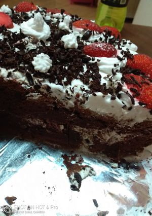 A picture of Black forest cake#jikonichallenge#4weekschallenge.