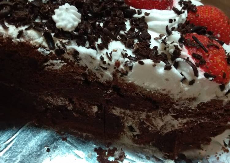 Steps to Make Favorite Black forest cake#jikonichallenge#4weekschallenge