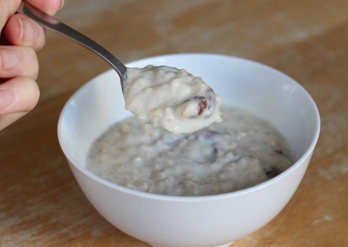 Porridge avoine, raisin et miel