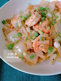 【家常菜】奶油洋蔥蝦 的食譜成品照片