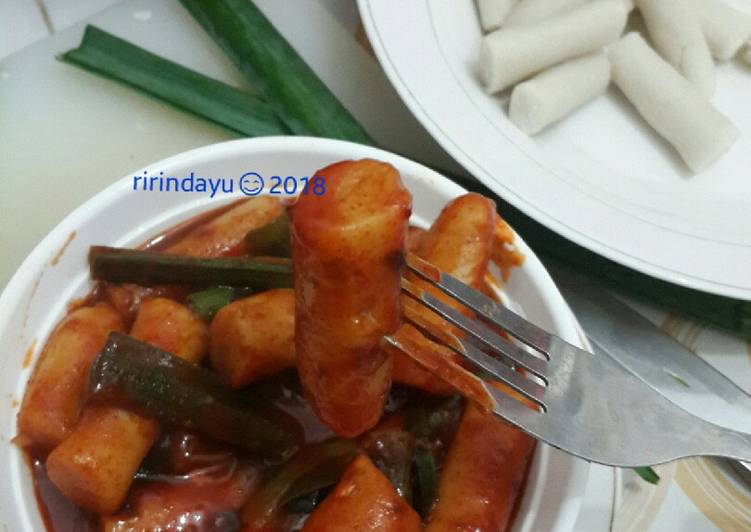Tteokboki dengan saus gochujang