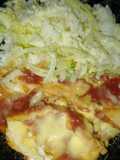 Pechuga de Pollo con ketchup y ensalada de arroz con cebolla