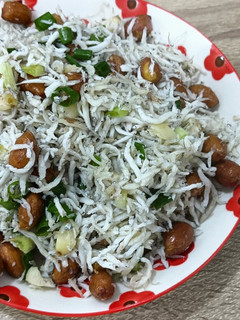 魩仔魚炒花生 的食譜成品照片