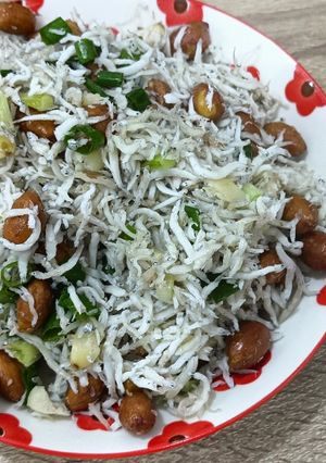 魩仔魚炒花生 的食譜成品照片