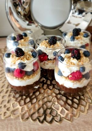 Erdei gyümölcsös túrós pohárkrém recept fotója