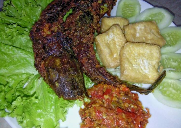 Pecel lele sambel terasi