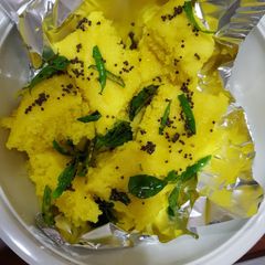 A picture of Dhokla.