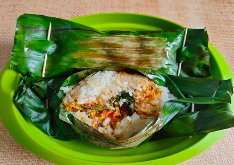 Nasi Bakar Suwir Tongkol Pedas