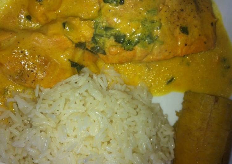 Salmón en crema de noix de coco con cilantro!