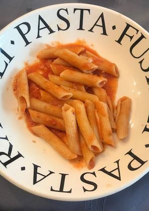 Una foto de Pasta con Vino Tinto