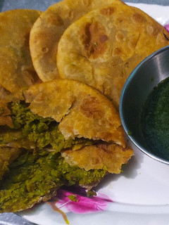 मटर की कचौड़ी(Matar ki kachori recipe in Hindi) रेसिपी मुख्य फोटो