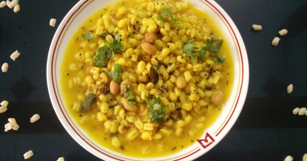 Split Pigeon Peas and Barely porridge (Toor dal tikho khichdo) Recipe