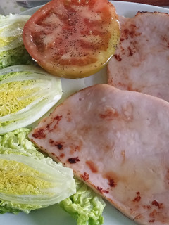 Una foto de Cena ligera fiambre de pavo a la plancha