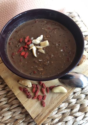 Karobos zabpehely reggelire recept fotója
