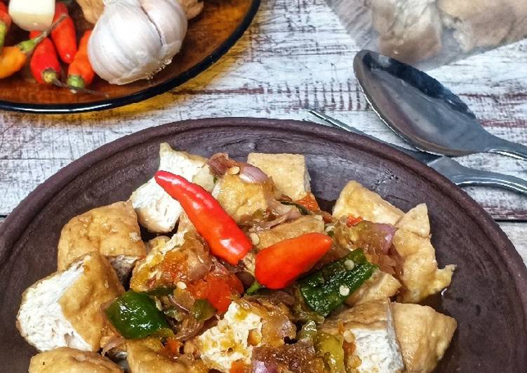 16. A. Tahu Gejrot🌶️
