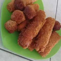 Una foto de Rollitos de jamón empanizados rellenos de queso asadero😋