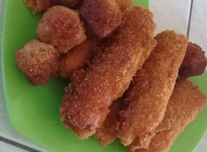 Una foto de Rollitos de jamón empanizados rellenos de queso asadero😋