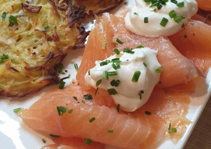 Rostis de pomme de terre et saumon fumé